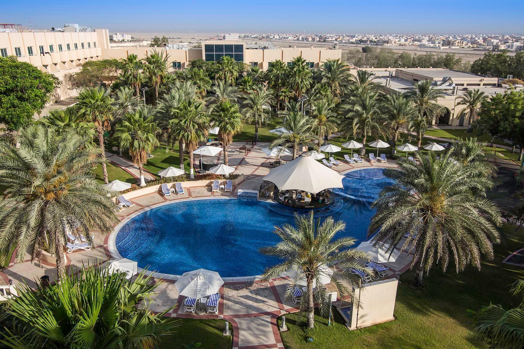Metropolitan Al Mafraq Hotel Abu Dhabi Bagian luar foto