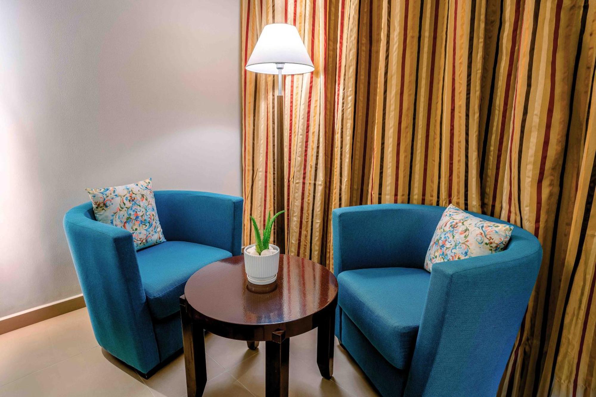 Metropolitan Al Mafraq Hotel Abu Dhabi Bagian luar foto