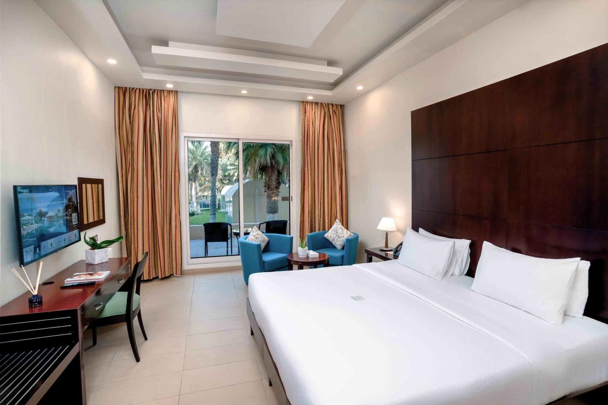 Metropolitan Al Mafraq Hotel Abu Dhabi Bagian luar foto