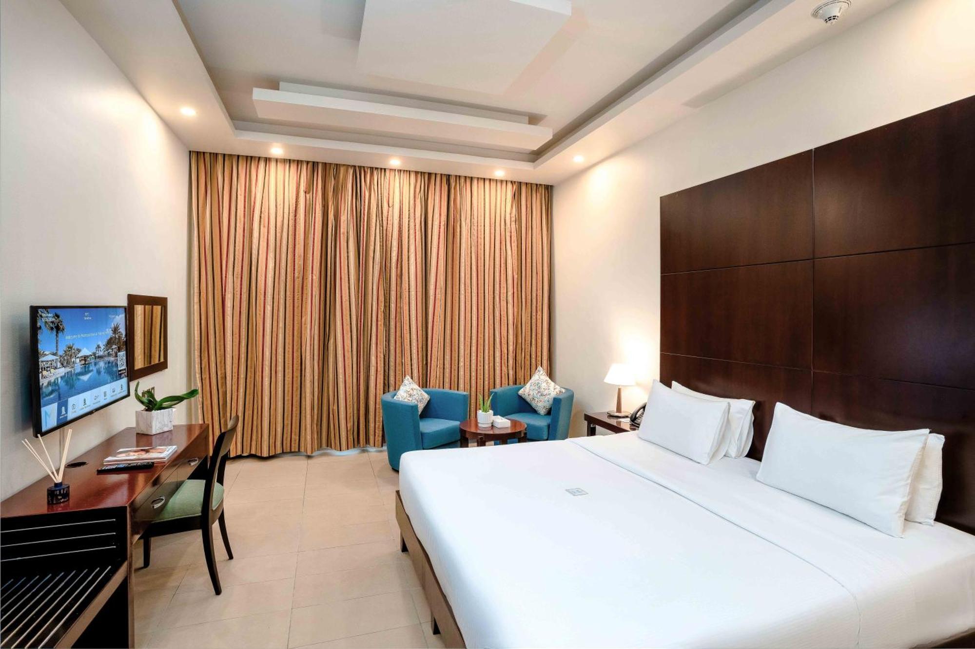 Metropolitan Al Mafraq Hotel Abu Dhabi Bagian luar foto