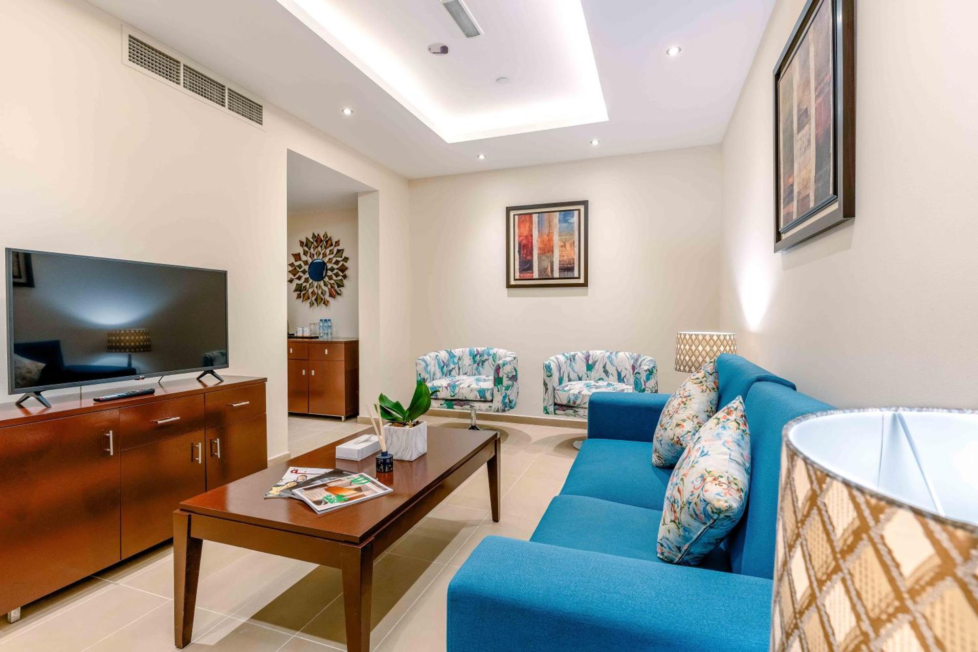 Metropolitan Al Mafraq Hotel Abu Dhabi Bagian luar foto